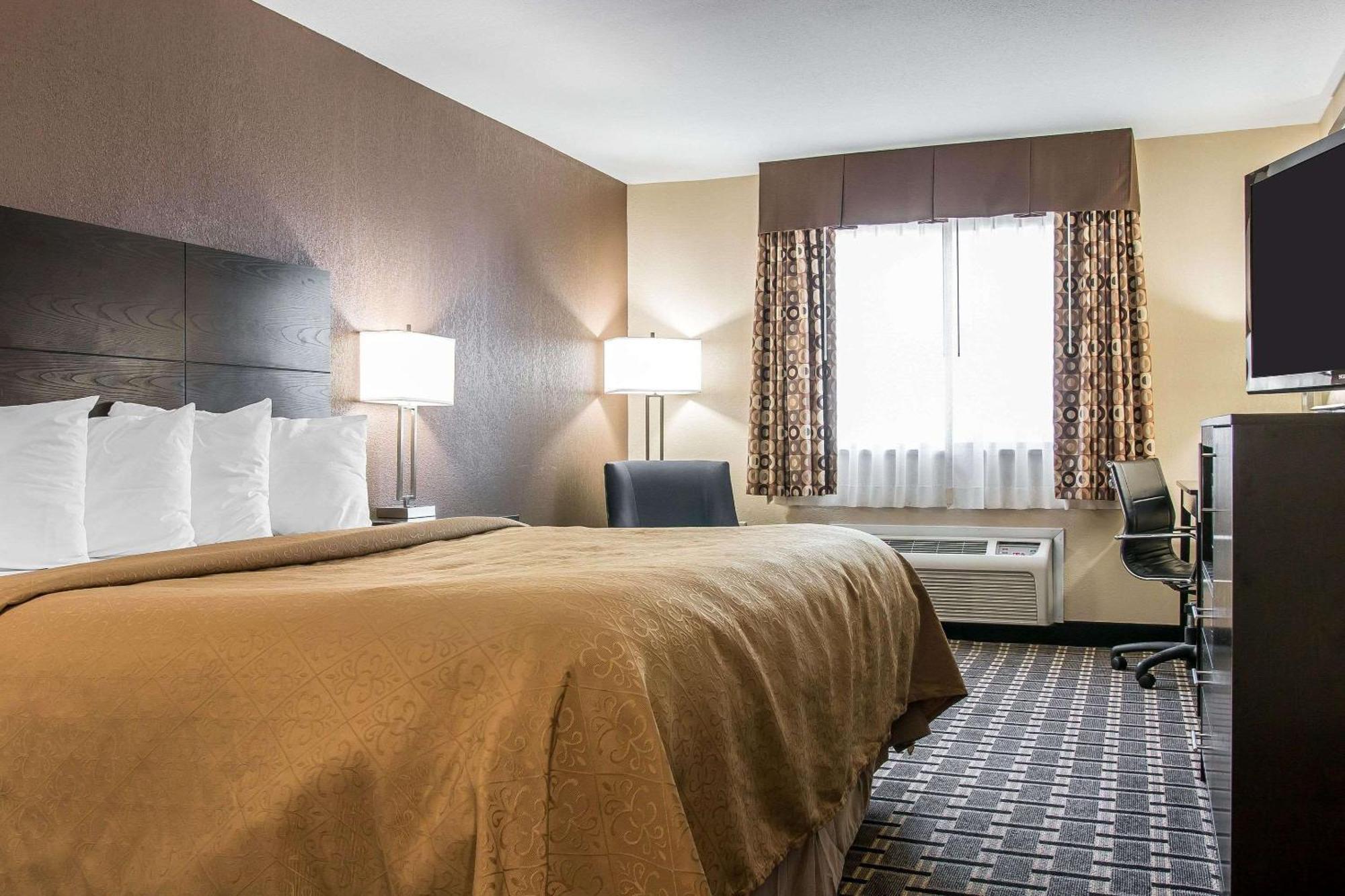 Quality Inn Grand Rapids South-Byron Center Cutlerville Exterior photo