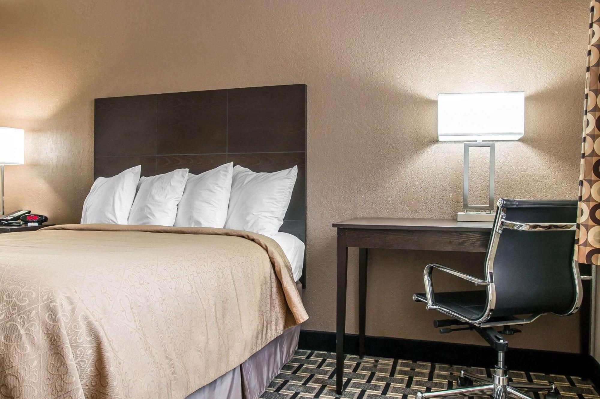 Quality Inn Grand Rapids South-Byron Center Cutlerville Exterior photo
